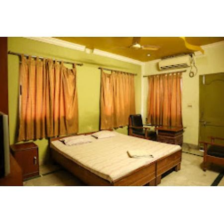 Roxy Inn,Cuttack Eksteriør billede